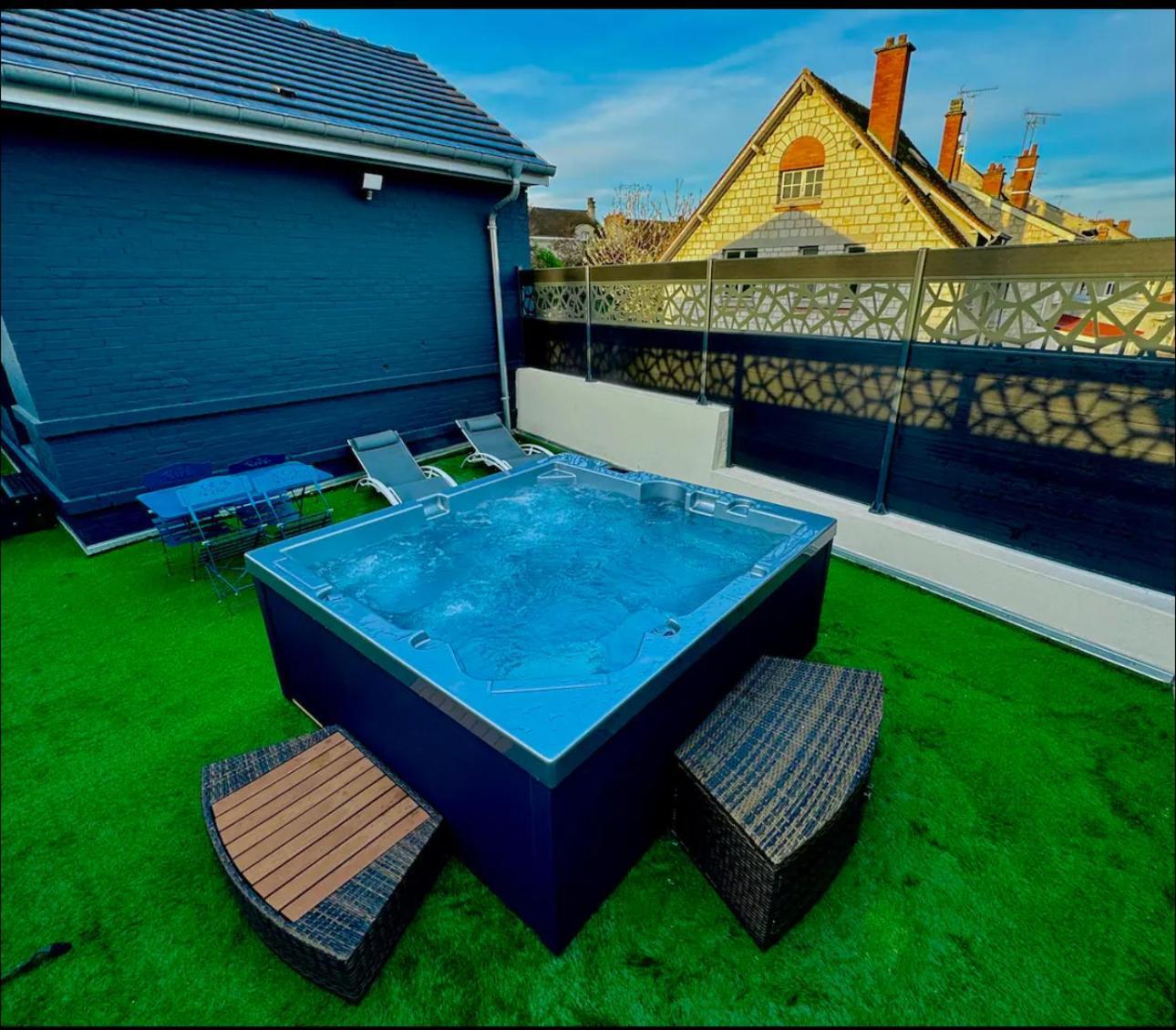 La Maison Du Faubourg Jacuzzi Витры-Ле-Франфоис Экстерьер фото