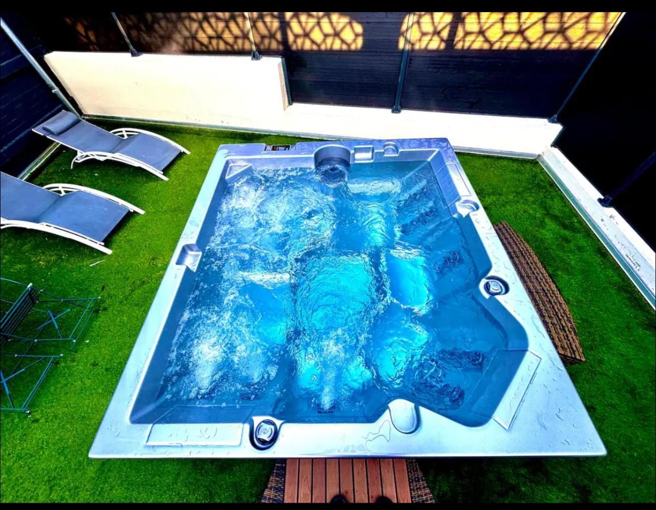 La Maison Du Faubourg Jacuzzi Витры-Ле-Франфоис Экстерьер фото